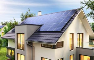 How Solar Panel Cleaning Enhances Your Home’s Energy Efficiency