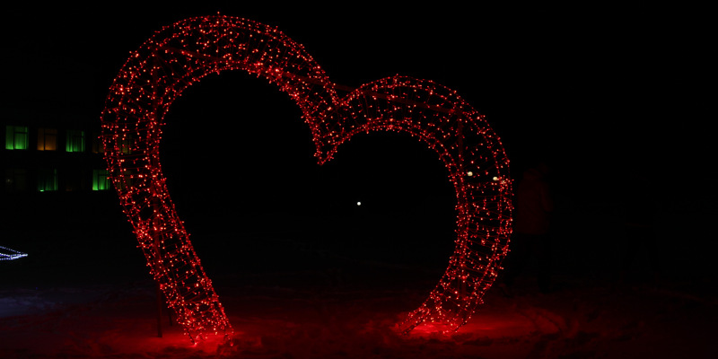 Benefits of Commercial Valentine’s Day Lighting