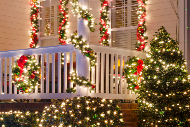 Roof-cleaning-by-Maverick-softwash-9-1-pduw5xa7sd7bnx9ehblh3vtx6em3p1fqaw33yfiuu8 Christmas Lighting