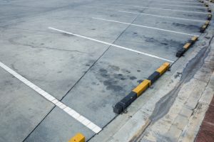 Signs Your Business Needs Parking Lot Washing